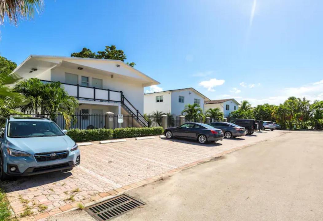 A4 - Endless Summer Rentals - Downtown Apartment Near Park, Ports, And Beach Форт Лодърдейл Екстериор снимка