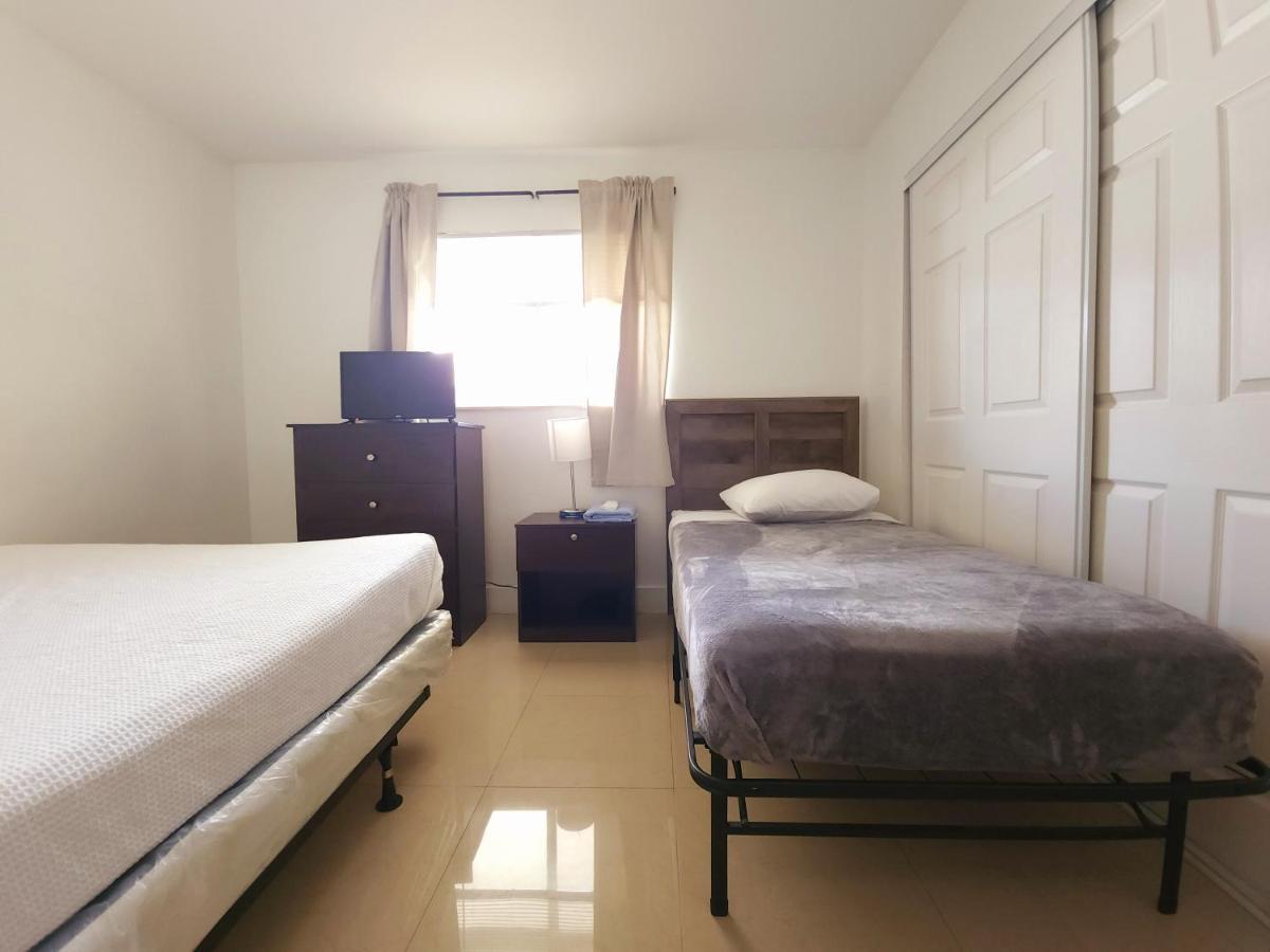 A4 - Endless Summer Rentals - Downtown Apartment Near Park, Ports, And Beach Форт Лодърдейл Екстериор снимка